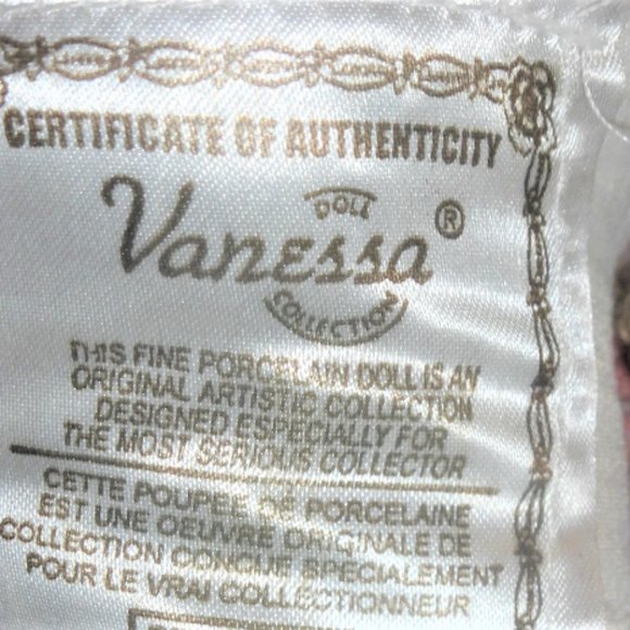 Venessa DOLL COLLECTION Collectors DREAM Series w/ Certificate Ceramic Doll - Picture 6 of 9